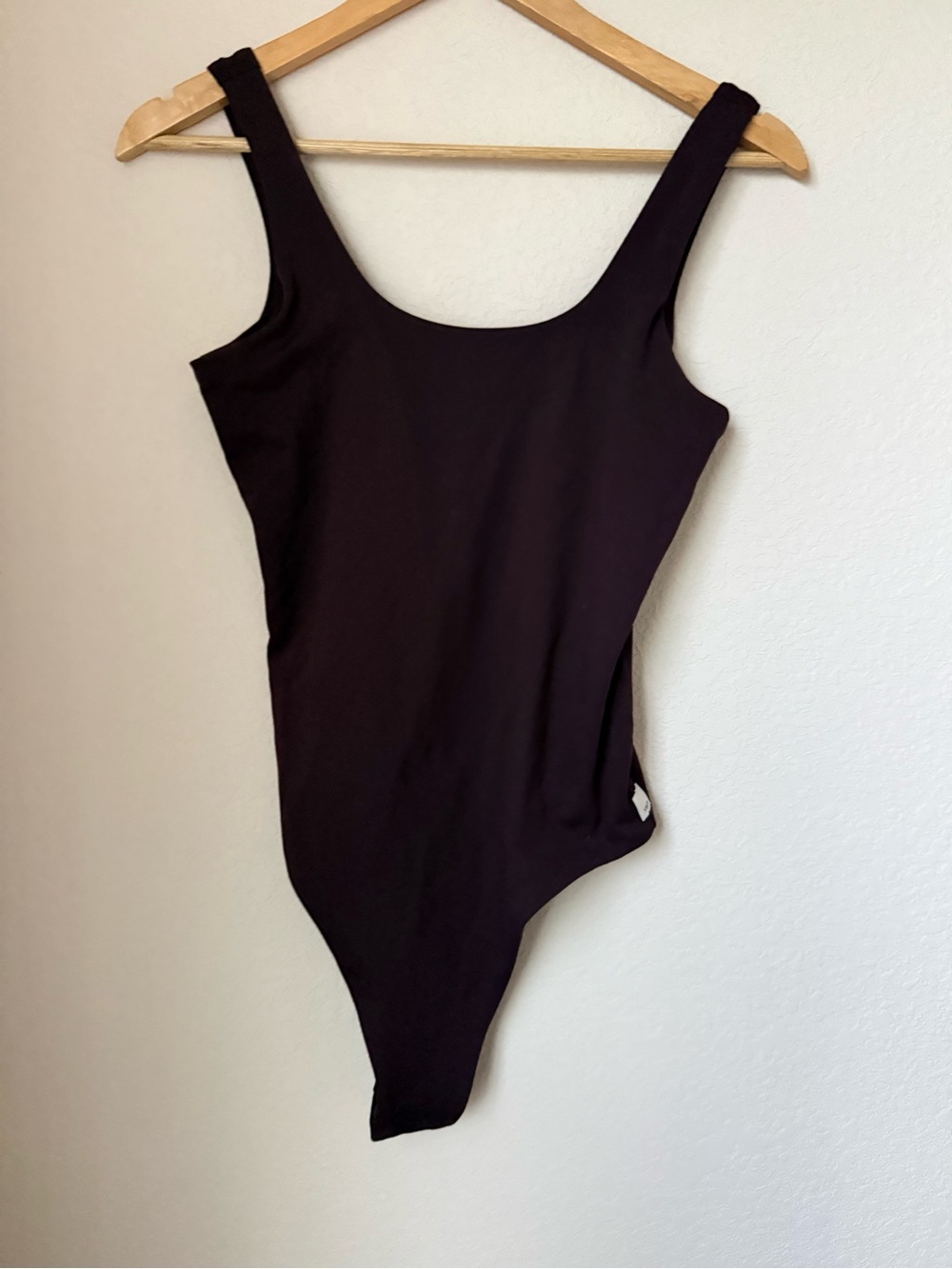 Vuori Sleeveless Halo Bodysuit Size M